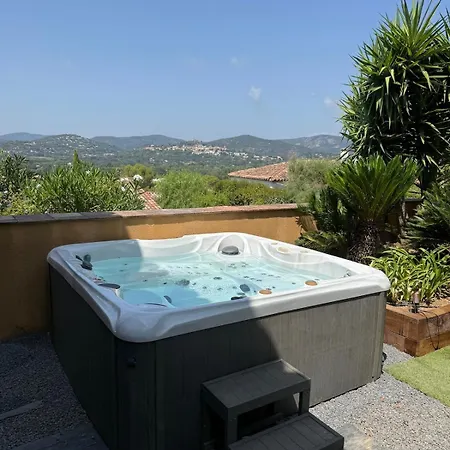 Villa Maison Avec Vue Sur Le Chateau Et Jacuzzi Cogolin