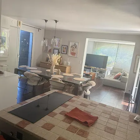 Maison Avec Vue Sur Le Chateau Et Jacuzzi
